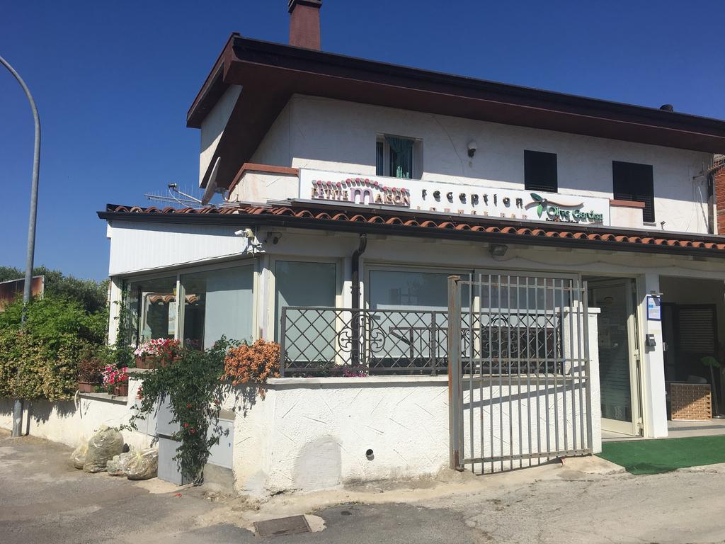Olive Garden & Petite Maison Posada  Bagian luar foto